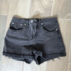 Madewell curvy high rise denim shorts. Size 29. Excellent condition, barely worn